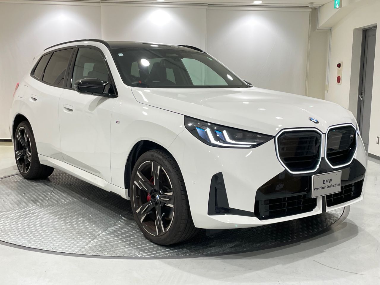 X3 M50 US