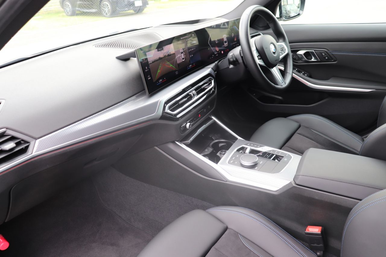 320d xDrive Berline RHD