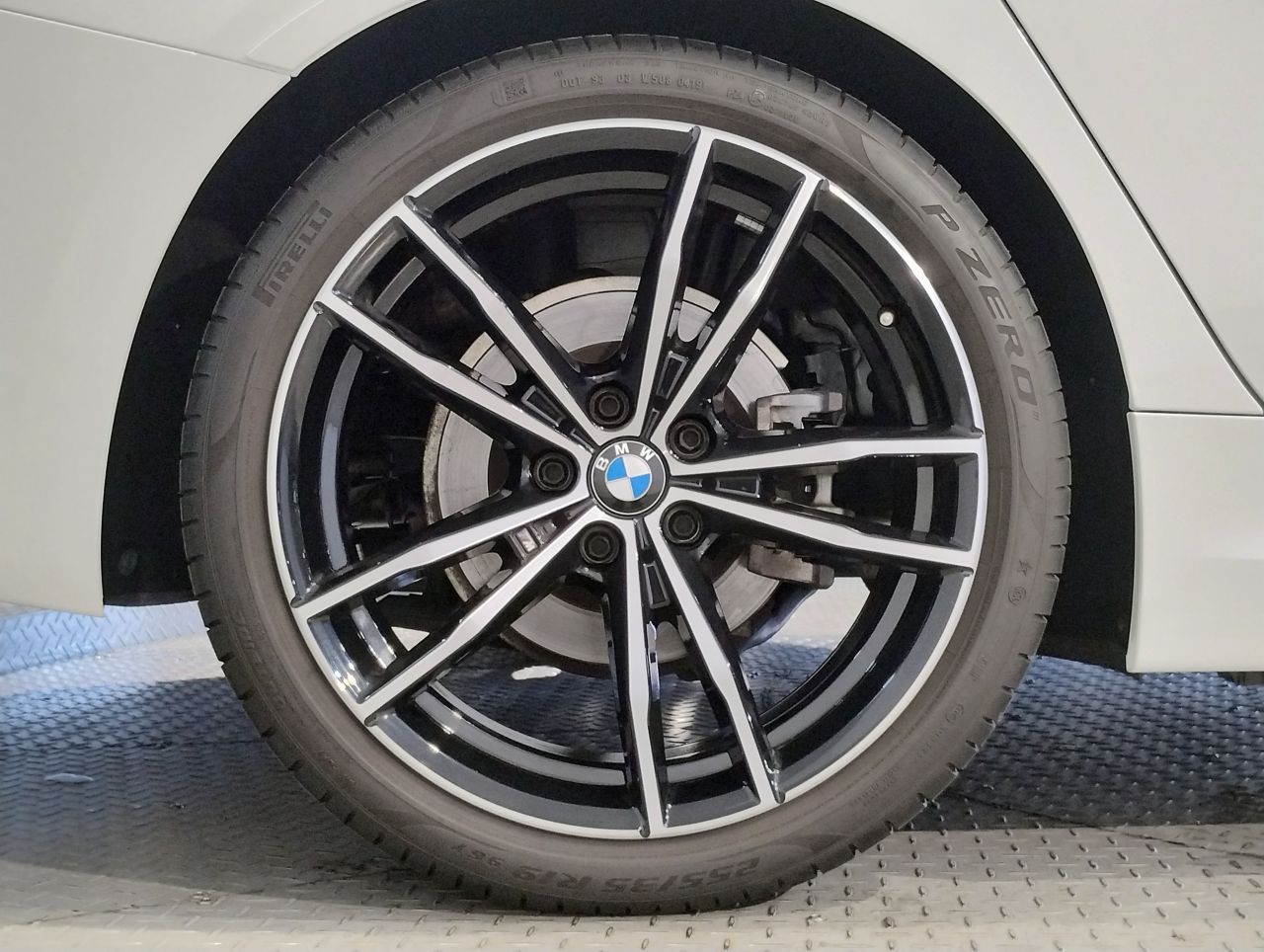 320i Sedan RHD