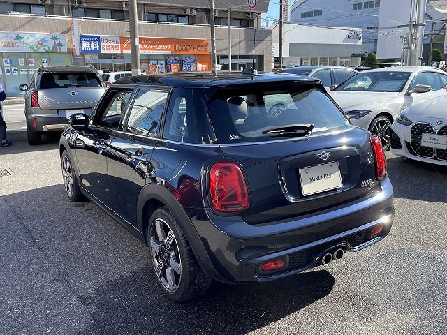 F55 COOPER S D(AT)