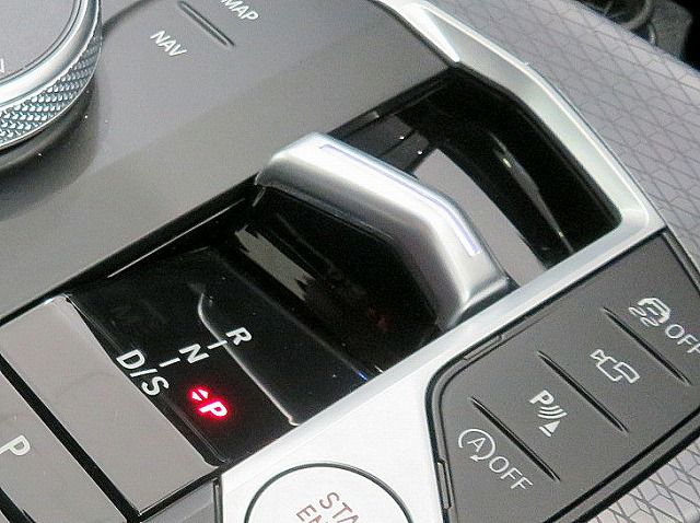 320d xDrive Berline RHD