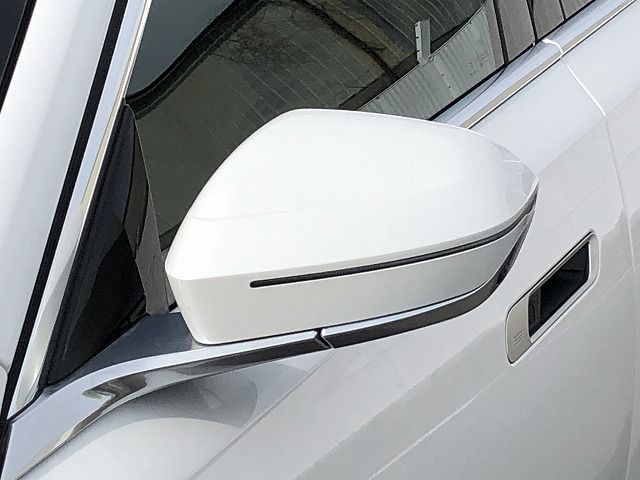 i7 xDrive60 Sedan RHD