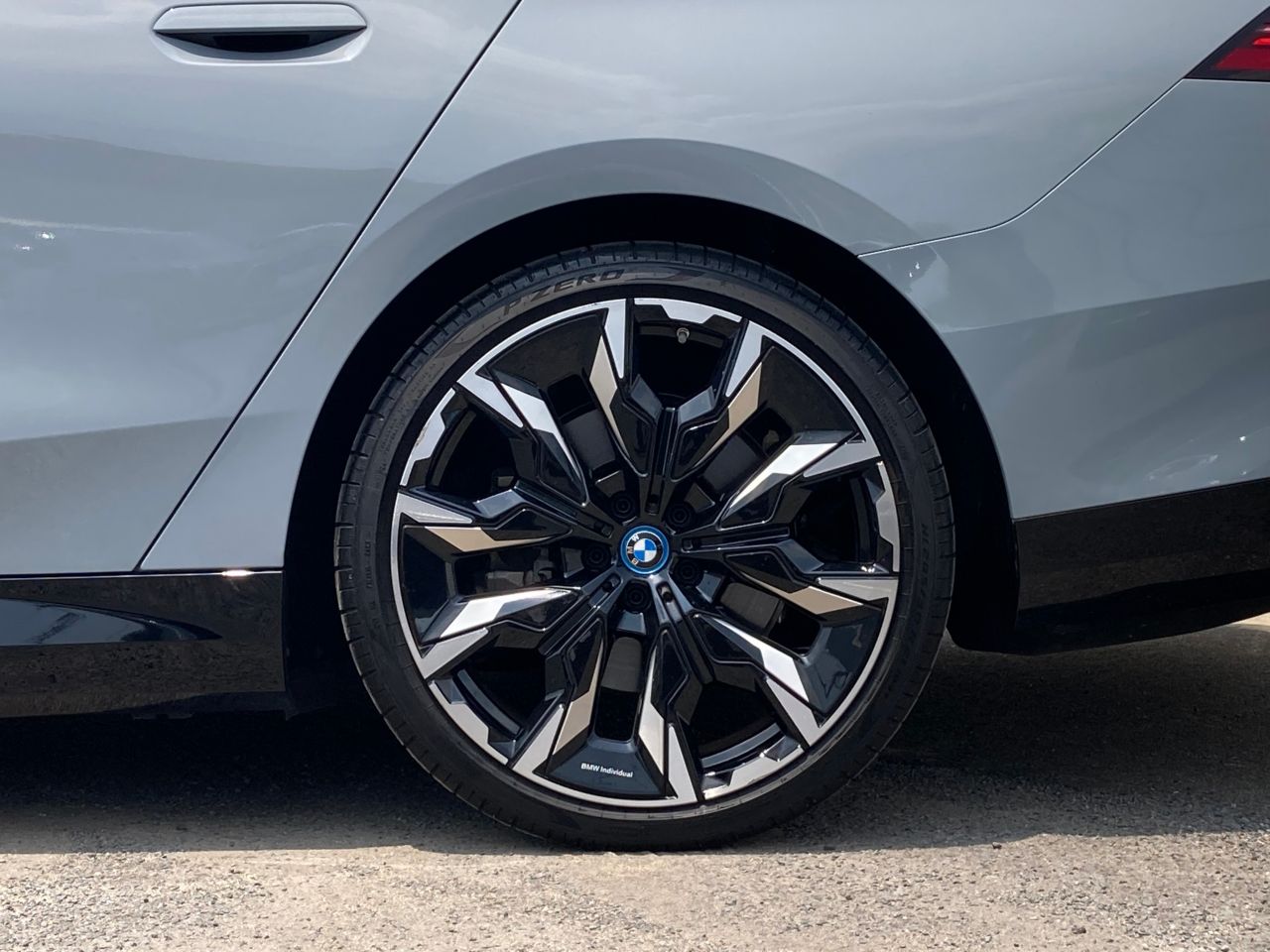 BMW i5 eDrive40 Sedan RHD