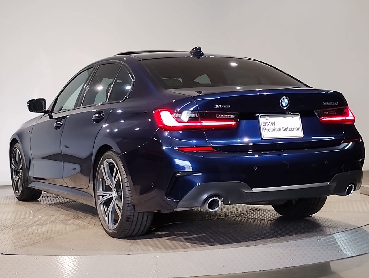 G20 320d xDrive RHD Saloon