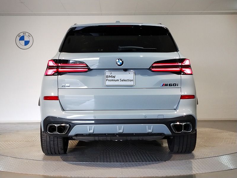 X5 M60i xDrive RHD