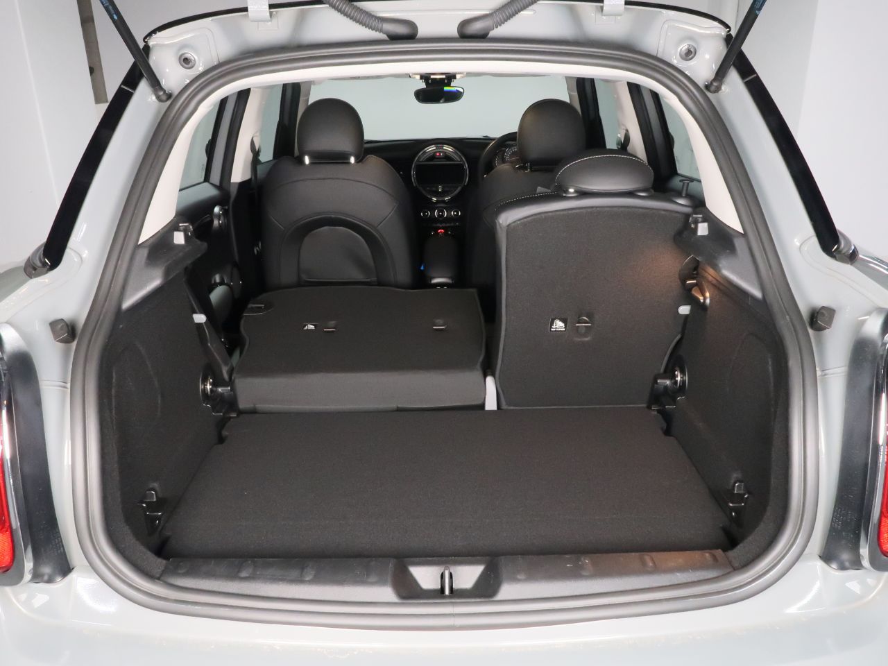 MINI F55 Cooper D 5dr Hatch LCI