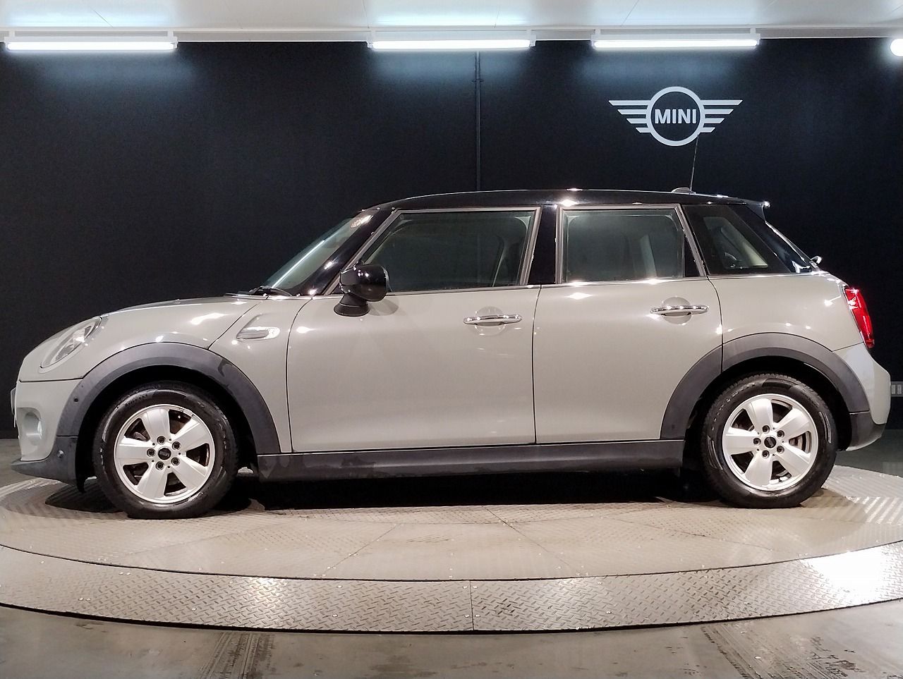 F55 COOPER D (AT)