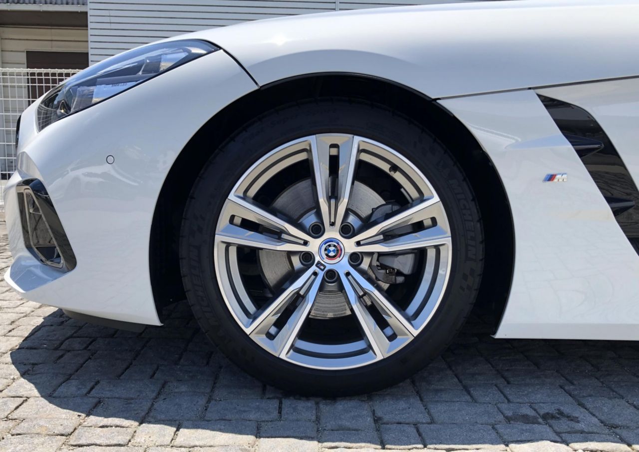 G29 z4 sDrive20i RHD