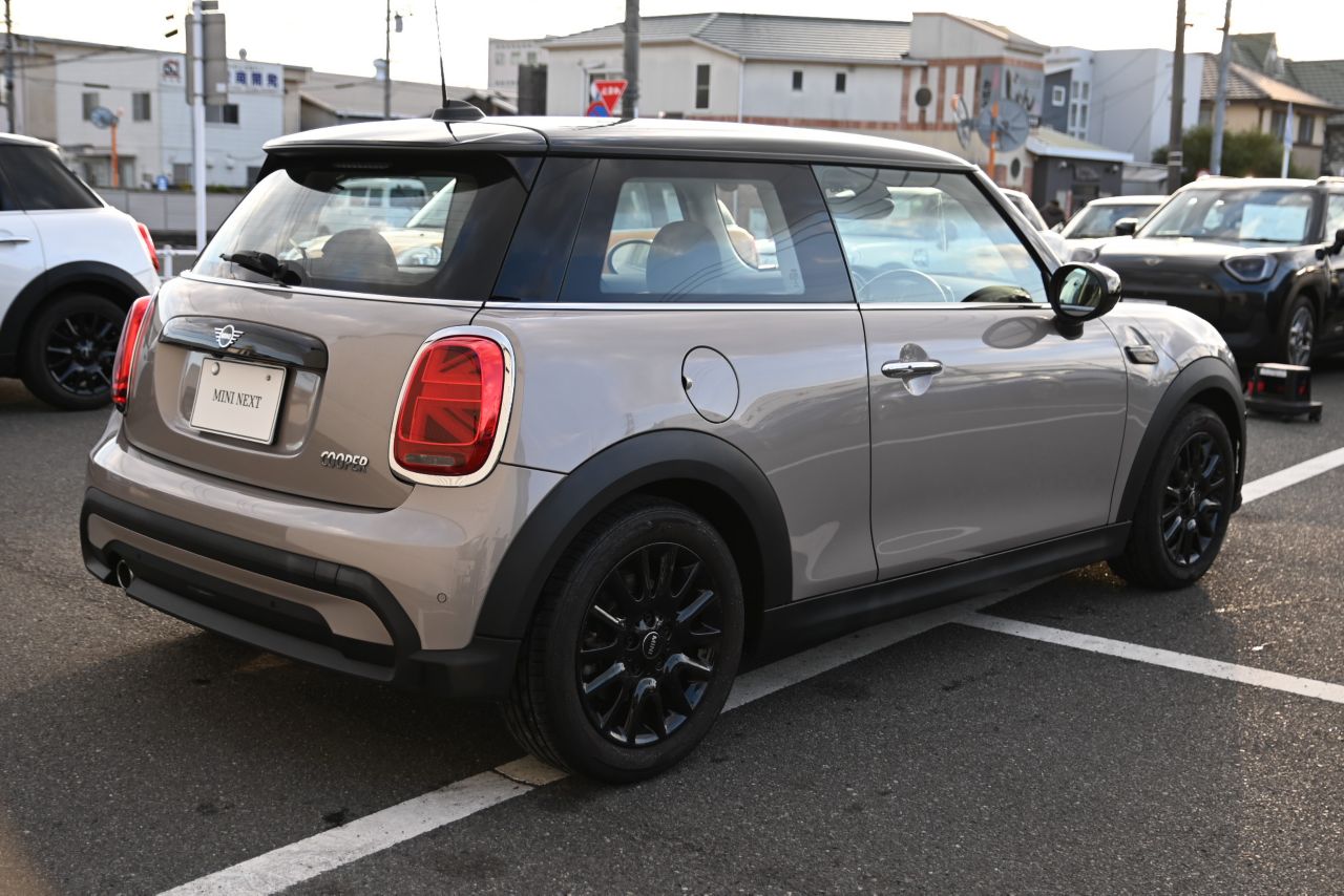 MINI Cooper F56 RHD