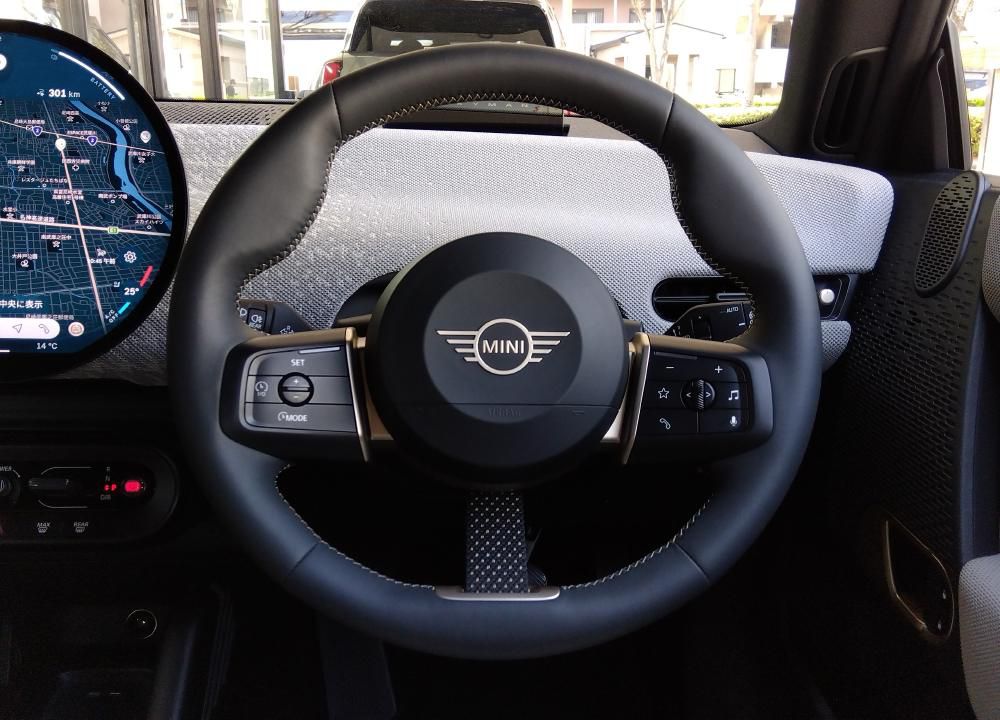 J01 MINI Cooper SE
