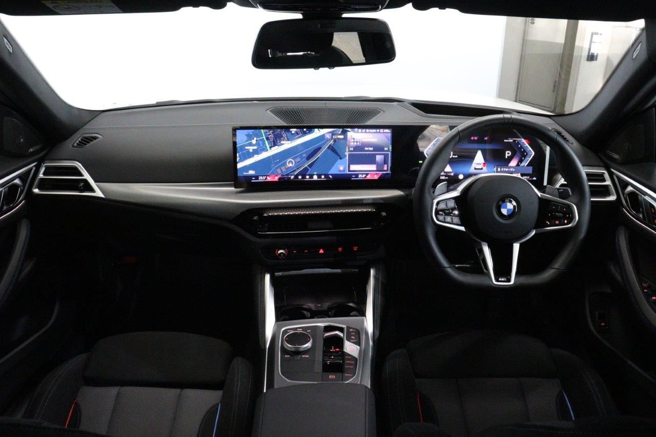 G** ***i G*** C**** ***