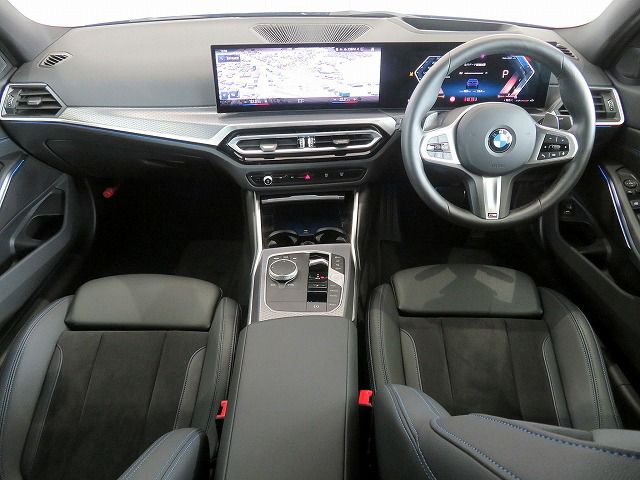 320d xDrive Berline RHD