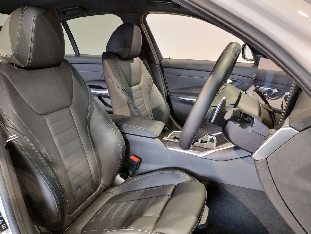 320d xDrive Berline RHD