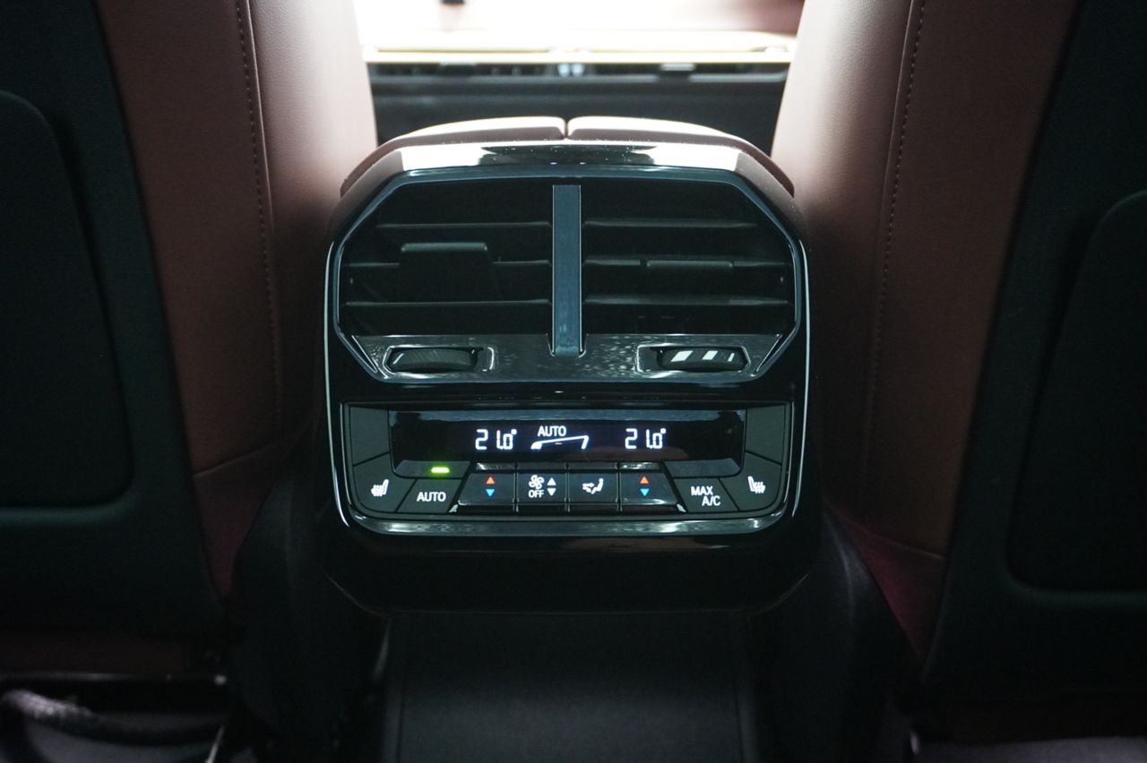 i20 iX xDrive40