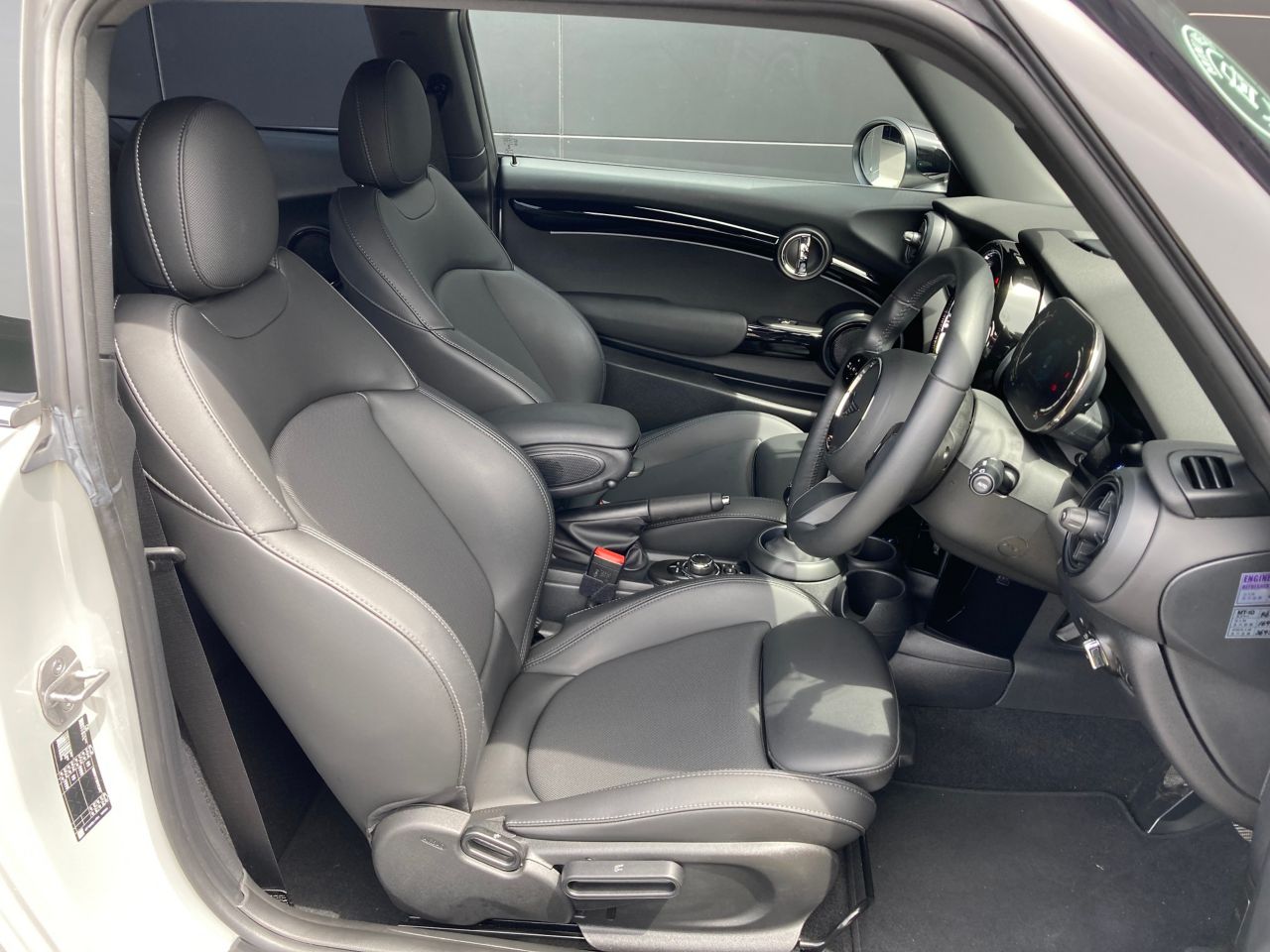 MINI Cooper F56 RHD