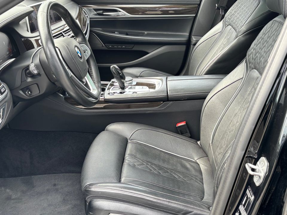 BMW 740