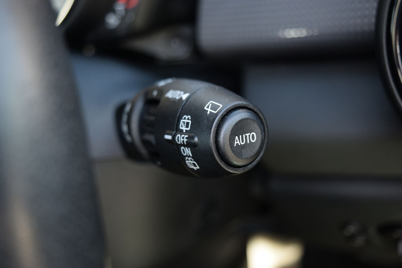 F56 COOPER D (AT)