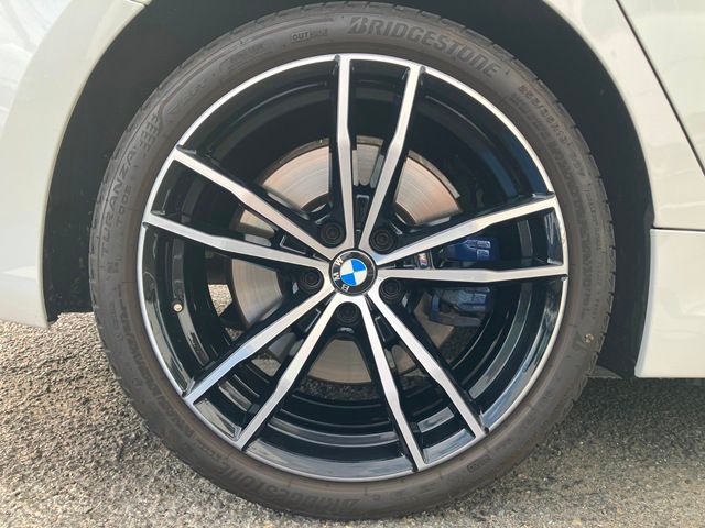 G20 330e Saloon RHD