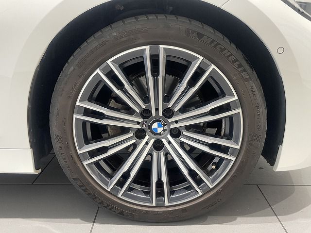 G21 320i RHD