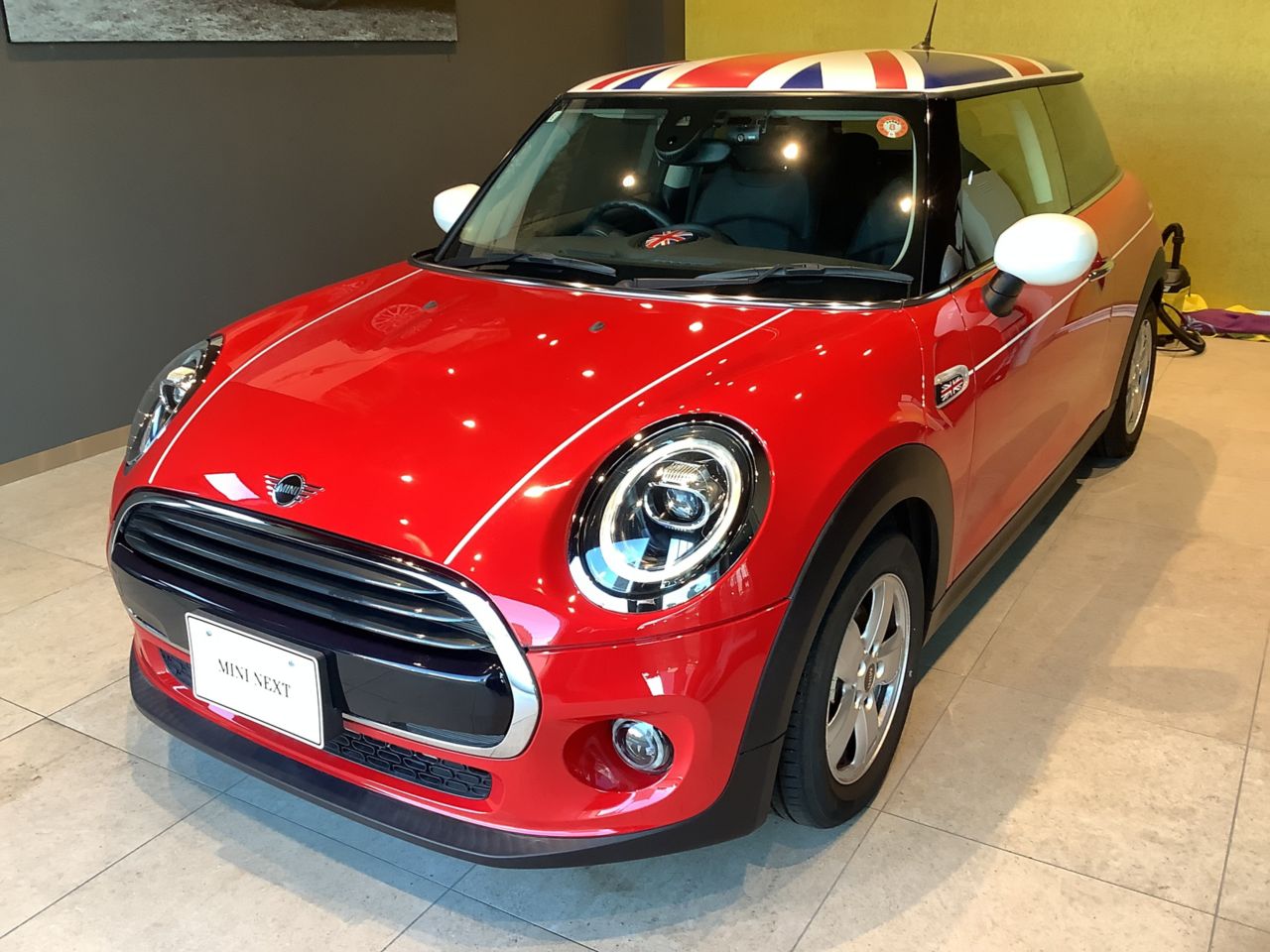 MINI COOPER 3 DOOR PICCADILLY EDITION.