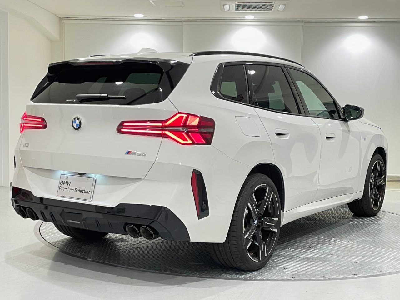 X3 M50 US