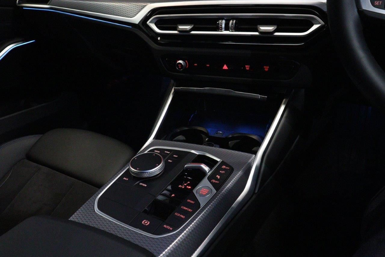 320d xDrive Berline RHD