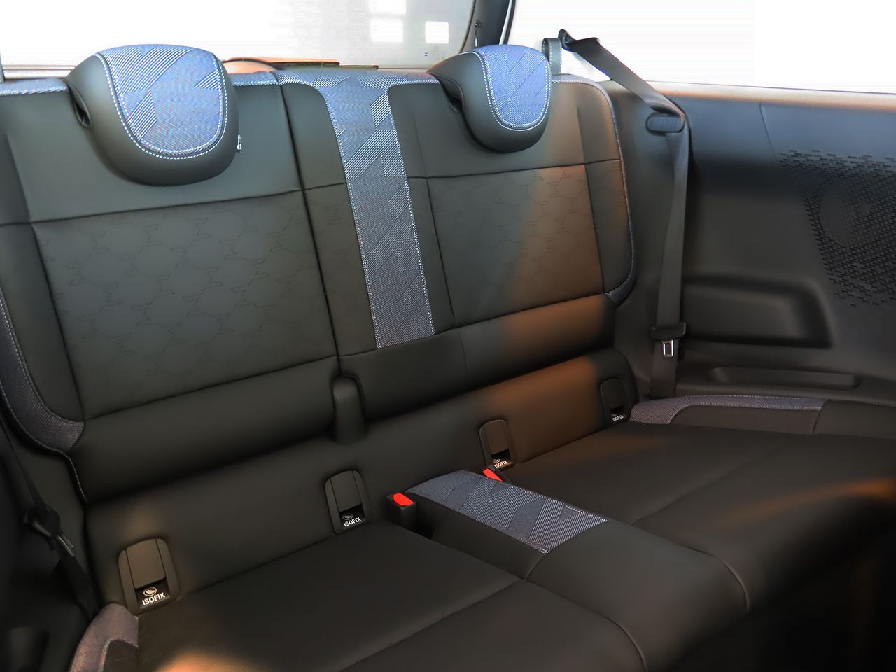 J01 MINI Cooper SE