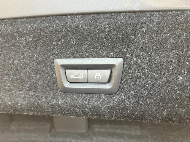 320d xDrive Berline RHD