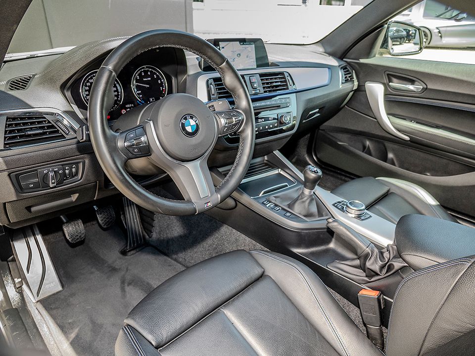 BMW 218