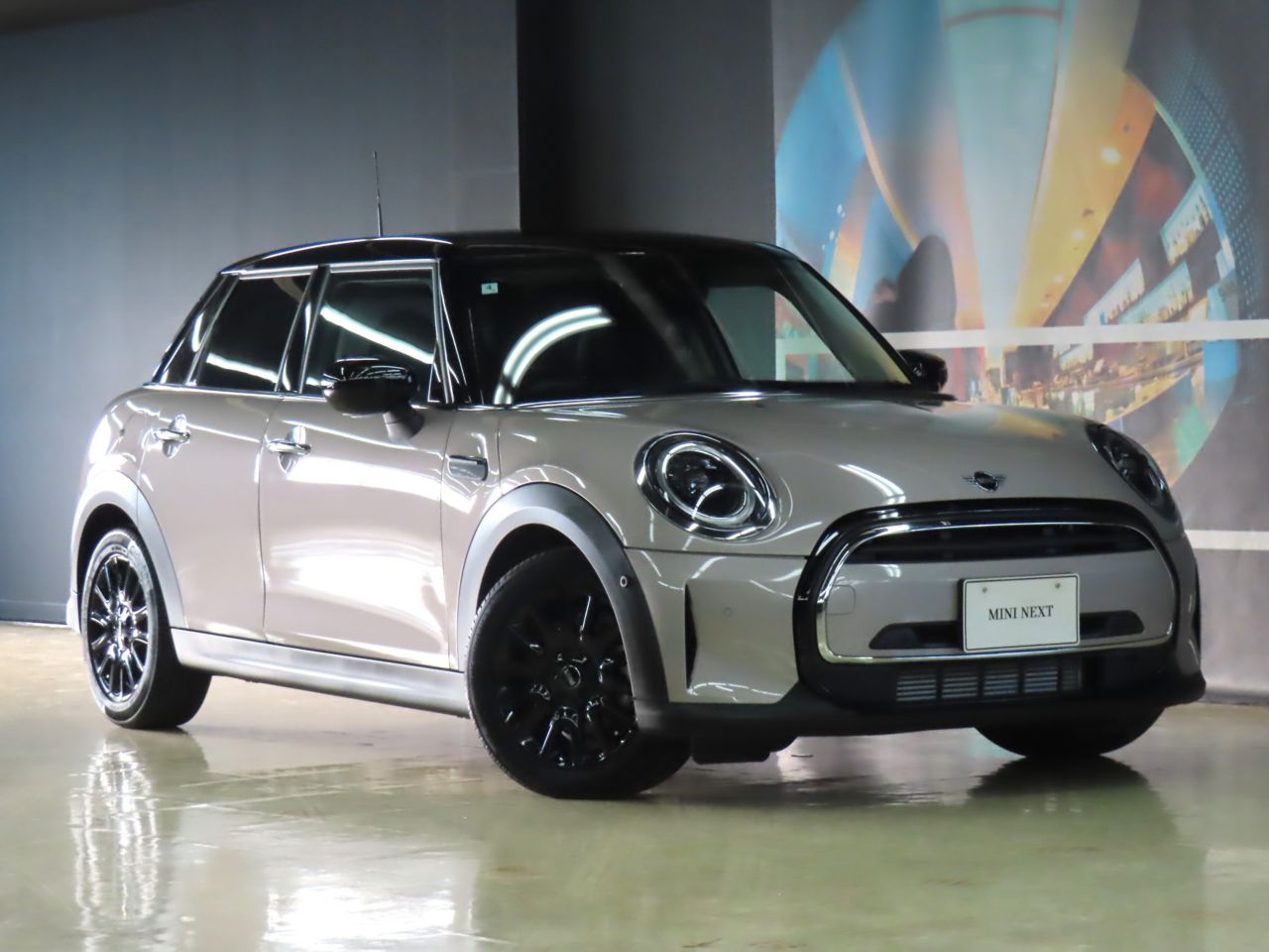THE NEW MINI COOPER D 5 DOOR.
