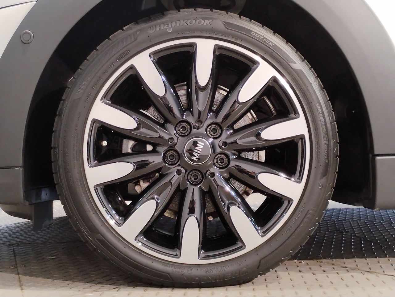 MINI Cooper F56 RHD