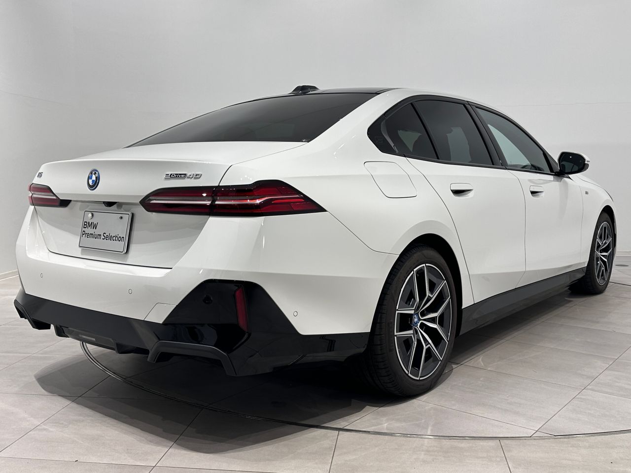 BMW i5 eDrive40 Sedan RHD