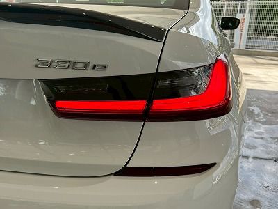 G20 330e Saloon RHD