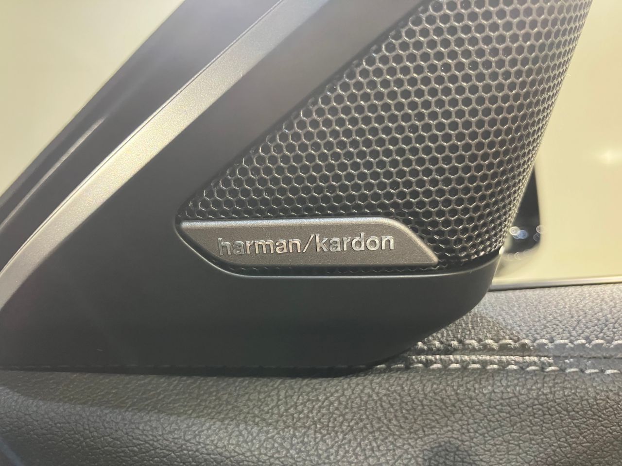 G29 z4 sDrive20i RHD