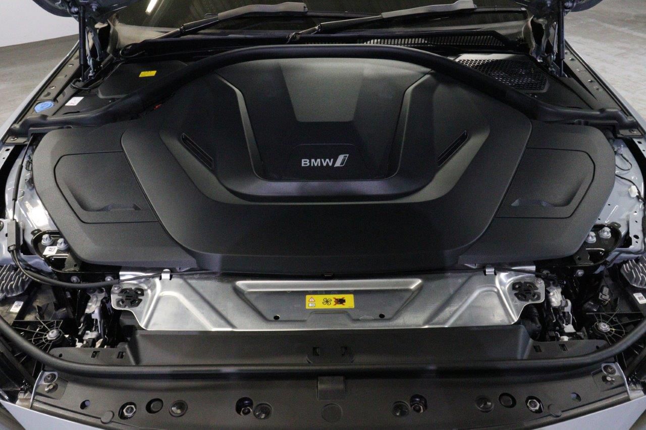 G26 i4 eDrive35 RHD