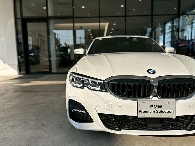 G20 320d xDrive RHD Saloon