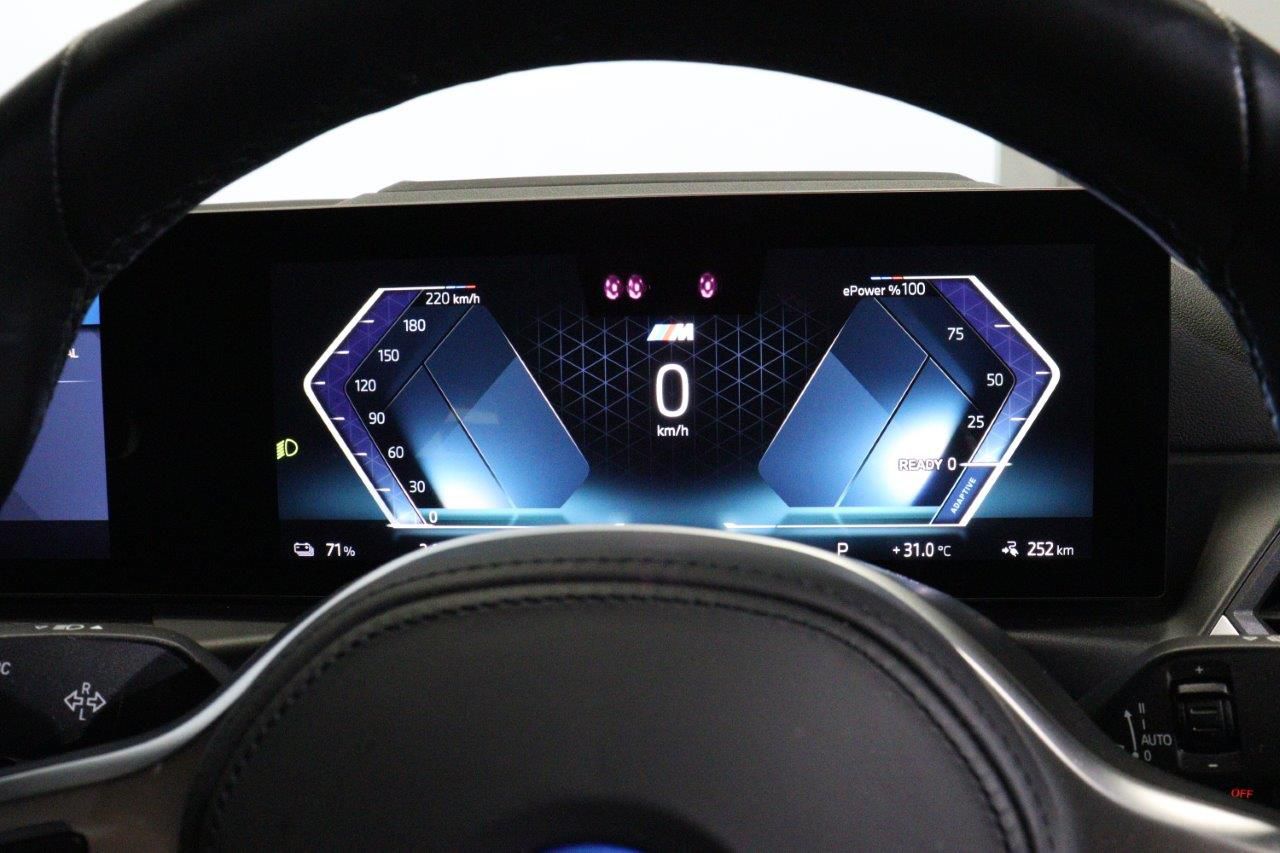 G26 i4 eDrive40 RHD