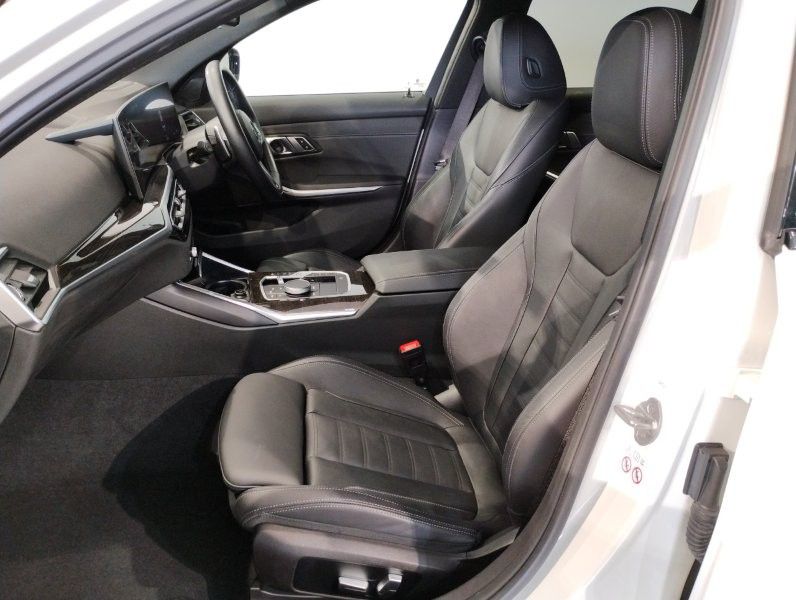 320d xDrive Berline RHD