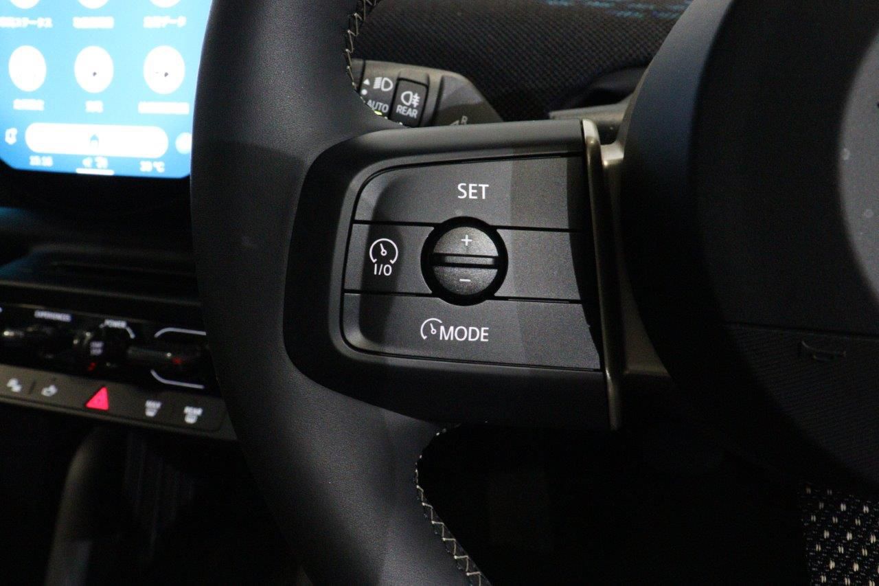 J01 MINI Cooper E