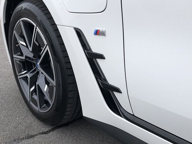 G26 i4 eDrive40 RHD