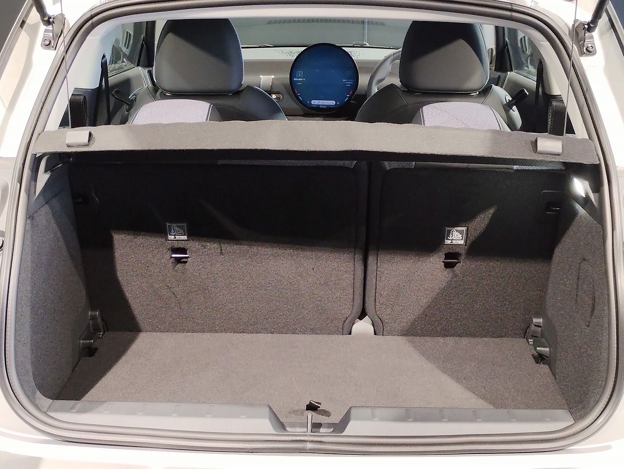 J01 MINI Cooper E