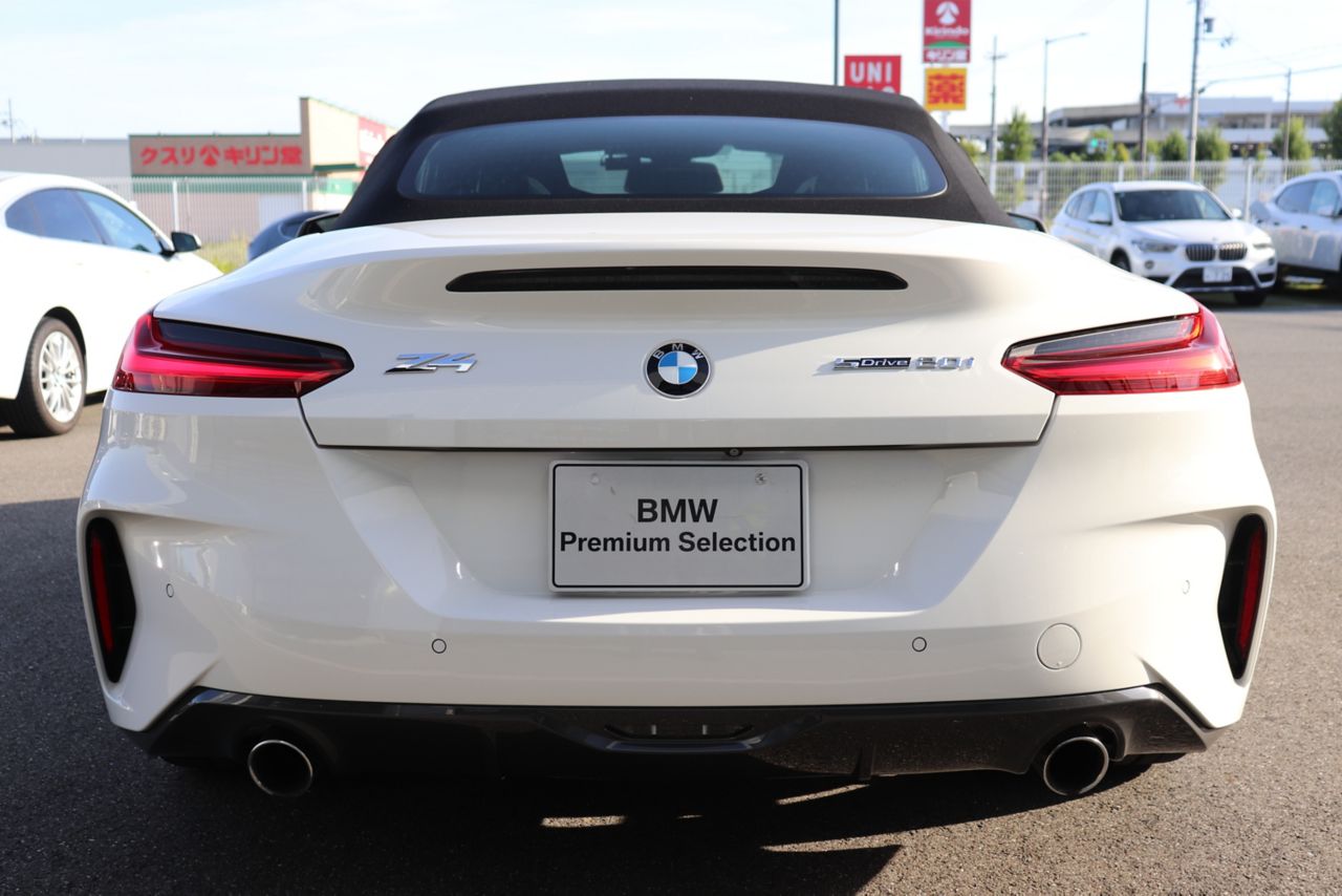 G29 z4 sDrive20i RHD