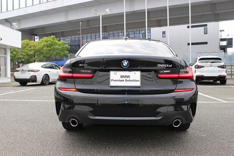 G20 320d xDrive RHD Saloon