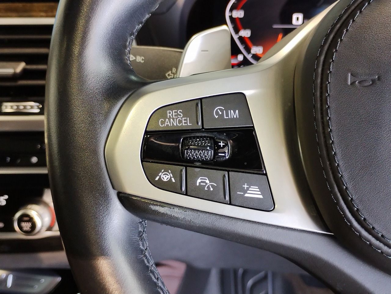 X4 M40i RHD