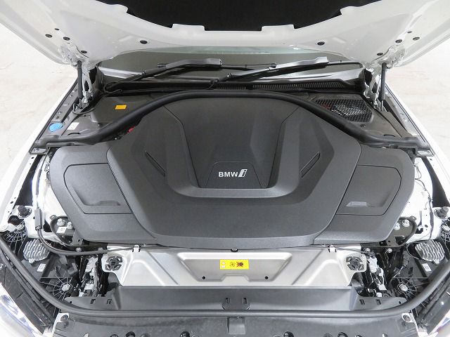 G26 i4 eDrive40 RHD