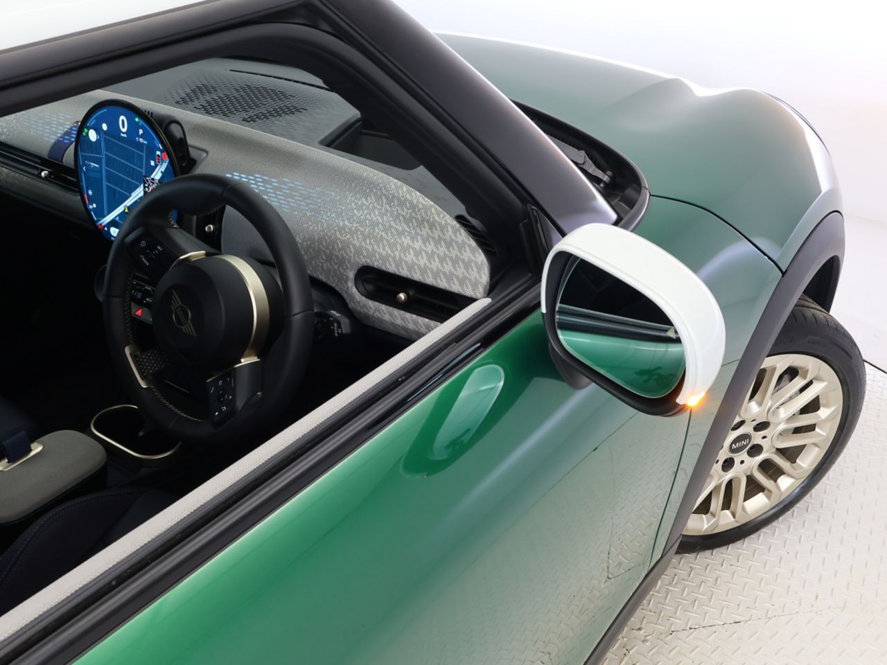 F66 MINI Cooper C 3Dr