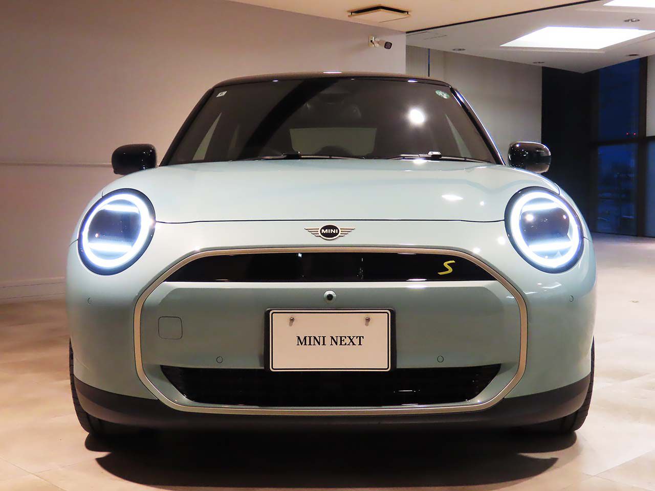 J01 MINI Cooper SE