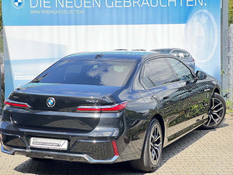 BMW 740