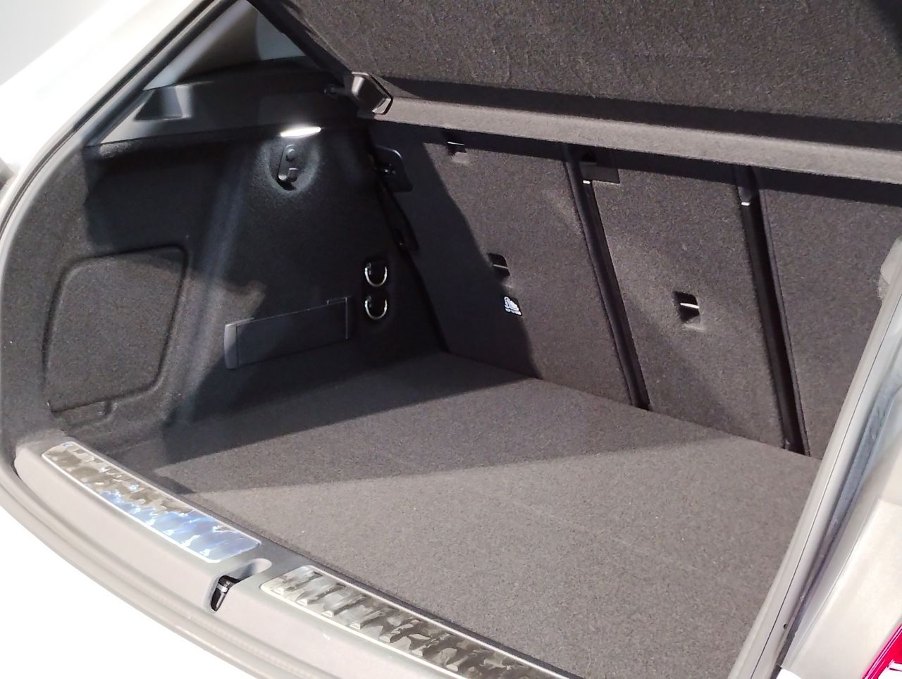 F40 118d Sports Hatch 5-door B47 2.0d