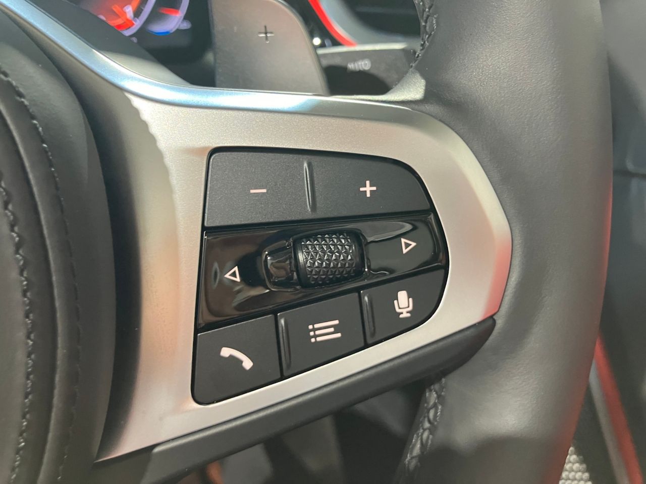 G29 z4 sDrive20i RHD